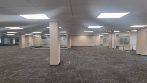 Office To Let In Illovo Corner (7)